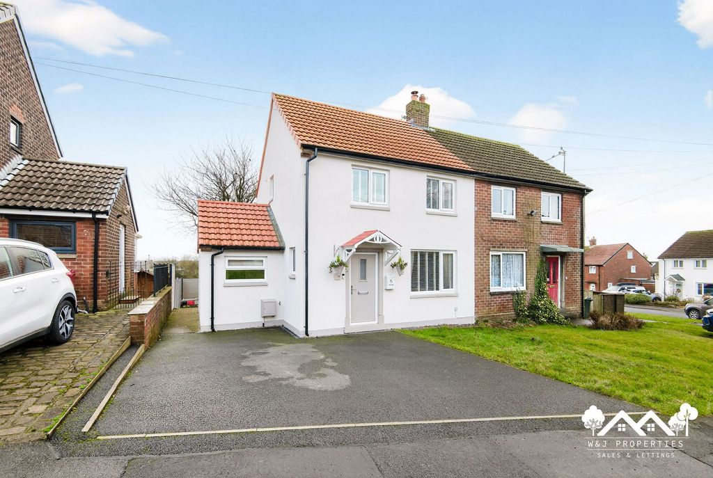 Property photo 1 of 32