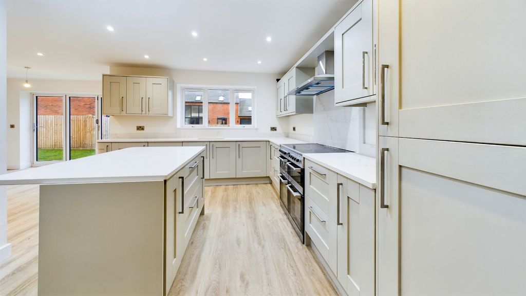 Property photo 2 of 51 3845024