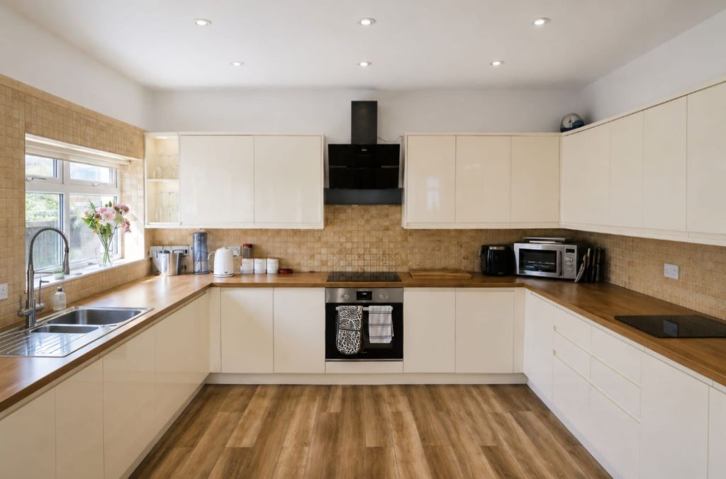 Property photo 2 of 22