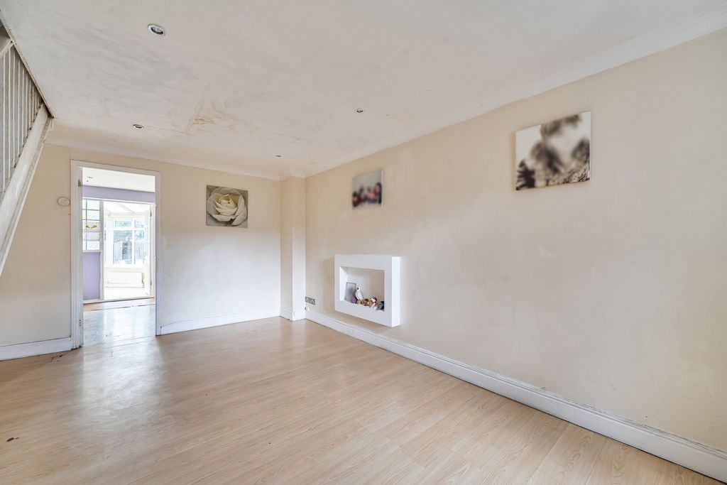 Property photo 3 of 19 1436361-9-69Cbf2B...