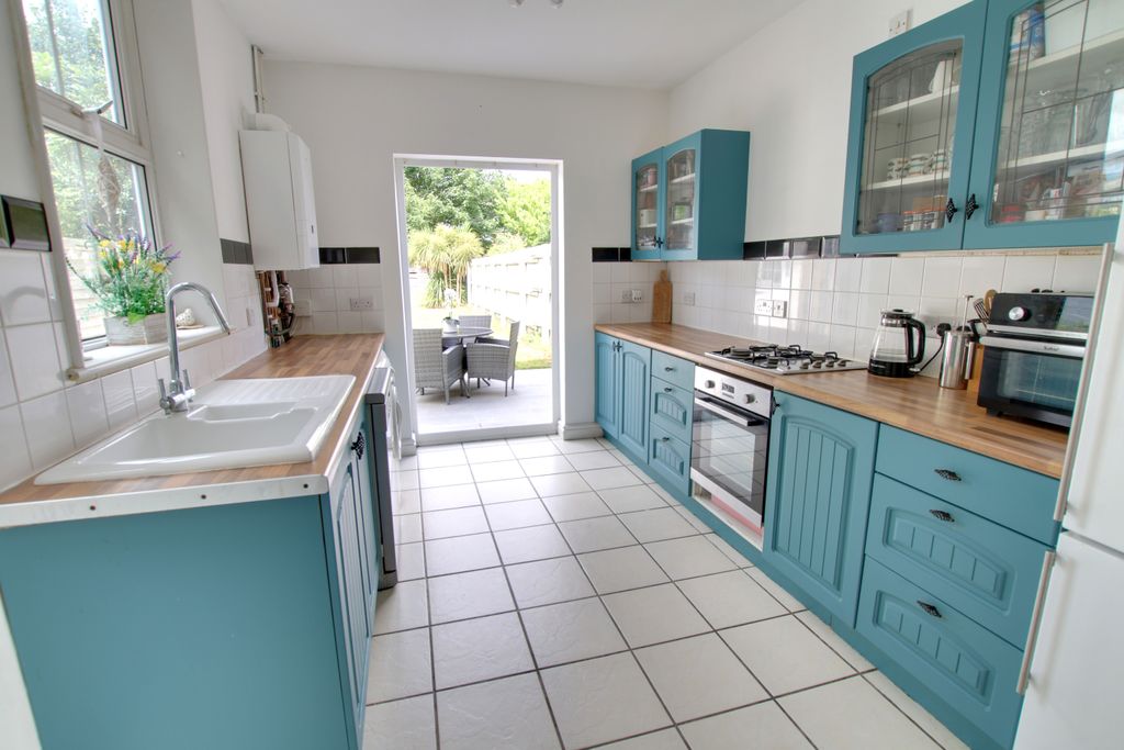 Property photo 3 of 11