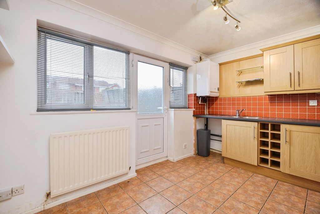 Property photo 3 of 15 Kitchen/Dining Room