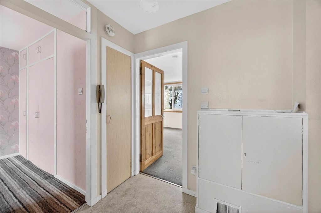 Property photo 2 of 15 81 Cairncry Road