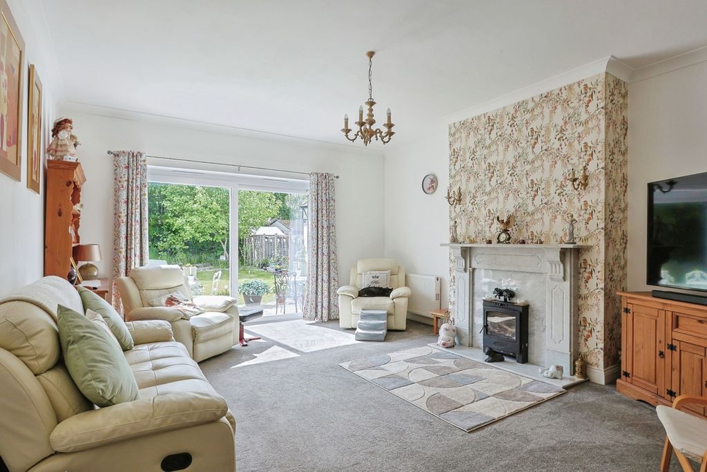 Property photo 3 of 20 Pbox-Img.Jpg