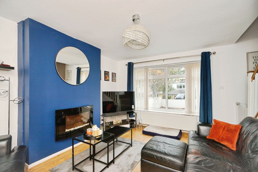 Property photo 2 of 16 Photo