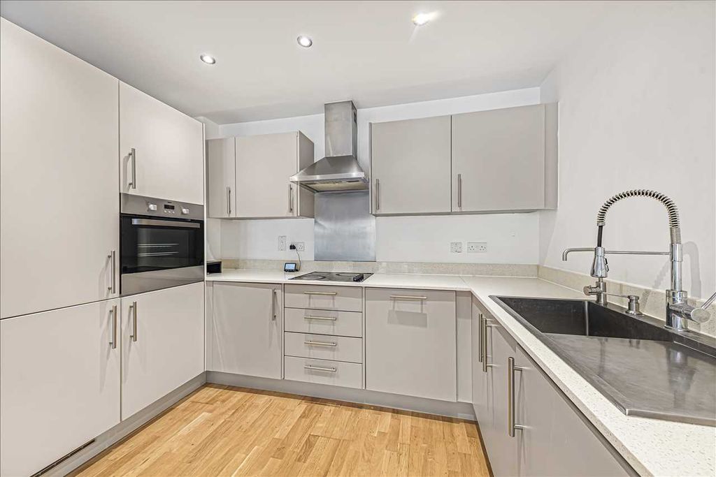 Property photo 2 of 10 Kitchen