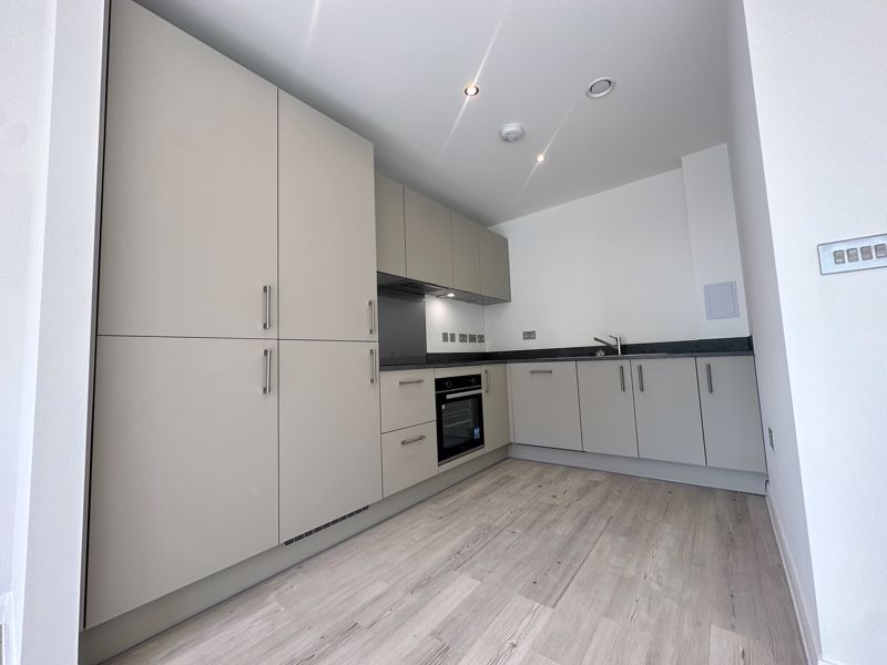 Property photo 2 of 6 Photo 4