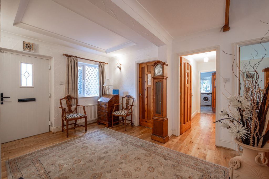 Property photo 2 of 41