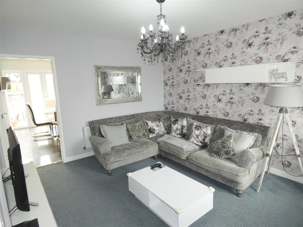 Property photo 3 of 23