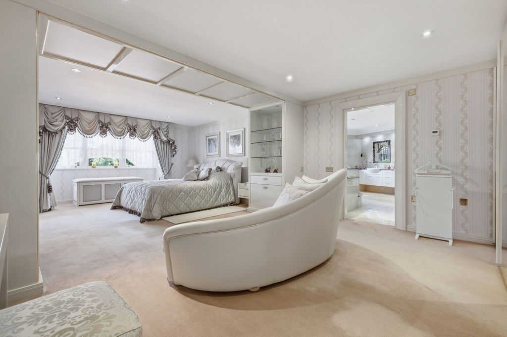 Additional image 35 of 5 bed detached house for saleWambrook Close, Hutton Mount, Brentwood CM13