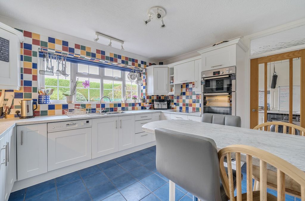 Property photo 3 of 16