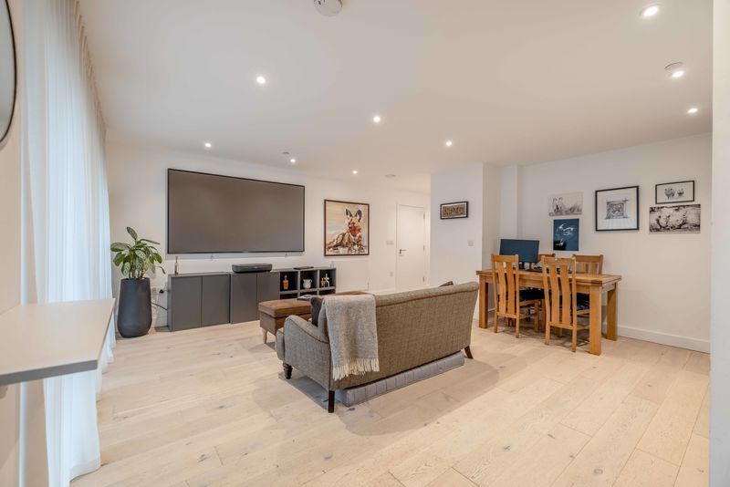 Property photo 2 of 6 Photo 4