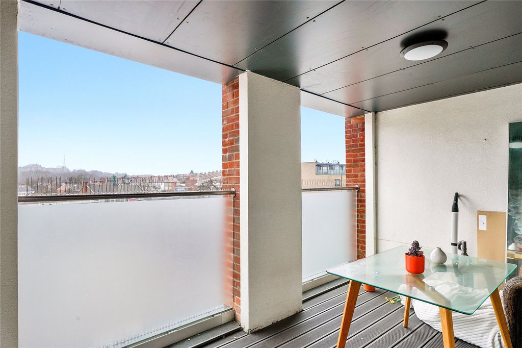 Property photo 3 of 13