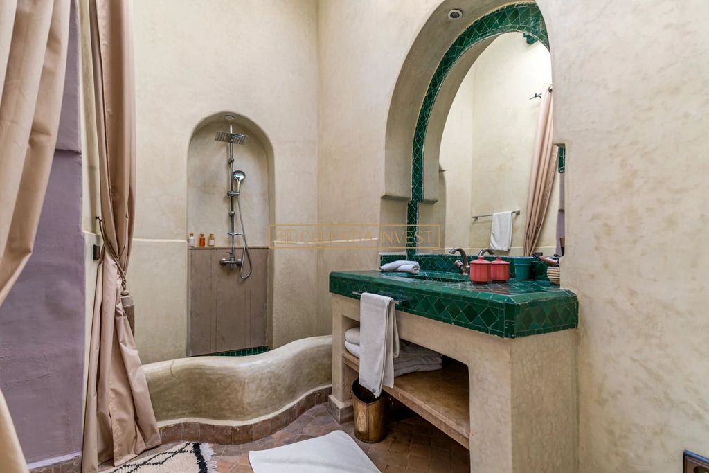 Property photo 2 of 28