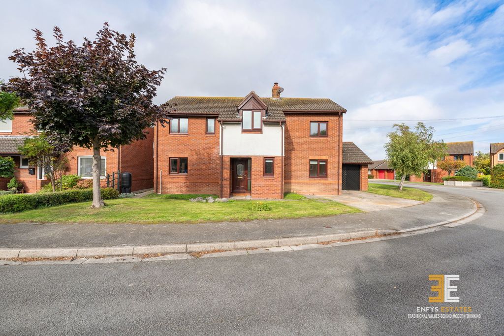 Property photo 1 of 28