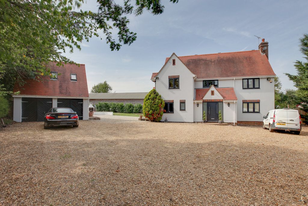 Property photo 3 of 31