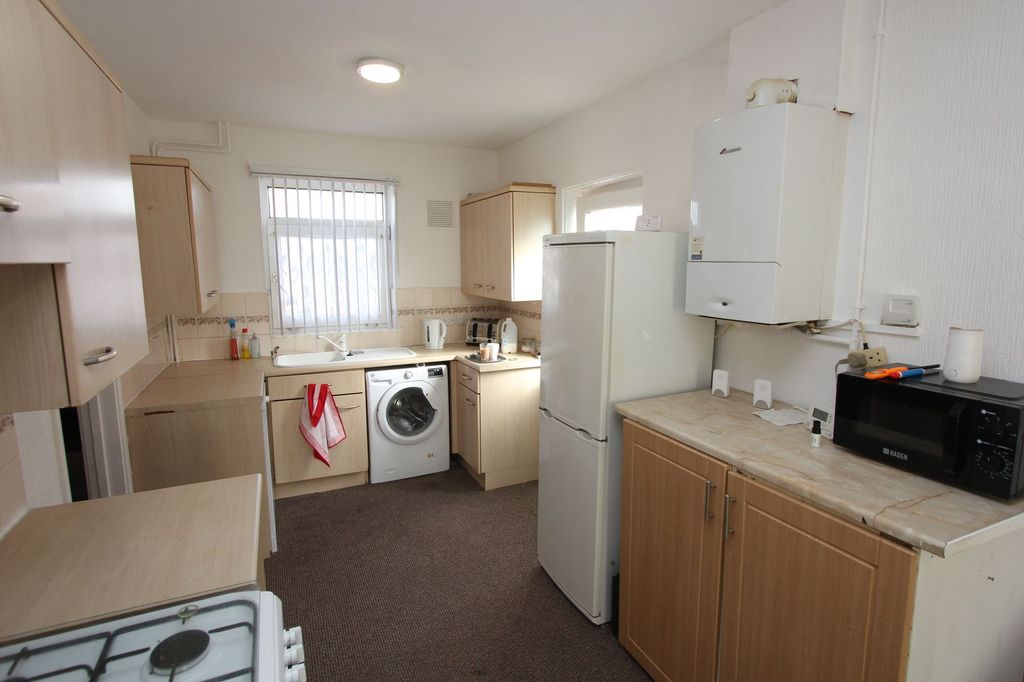 Property photo 3 of 19
