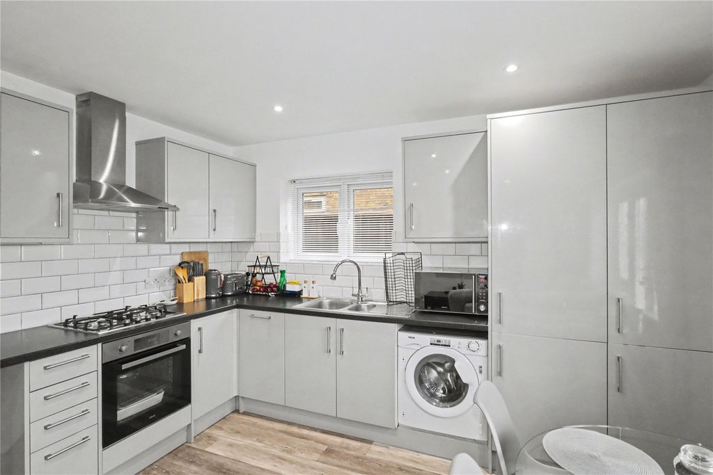 Property photo 3 of 11 Picture No. 12