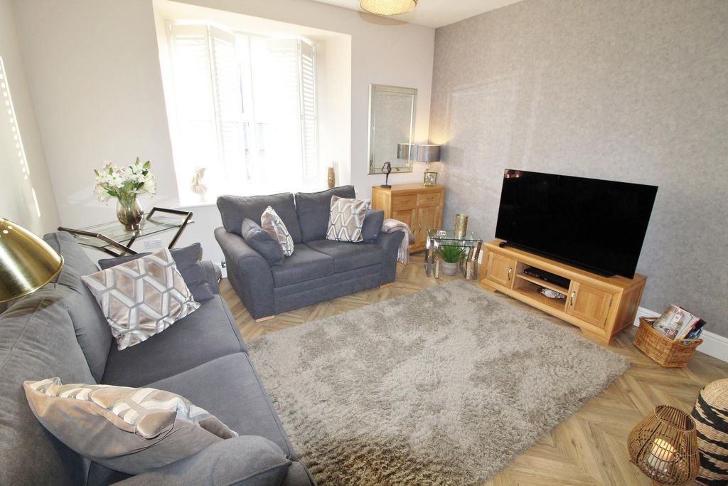 Property photo 2 of 12 Living Dining Kitchen