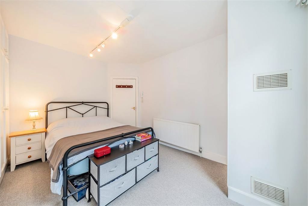 Property photo 2 of 3