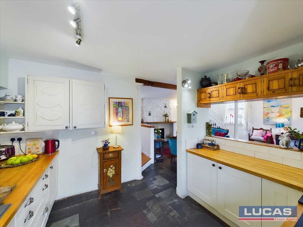 Property photo 3 of 33