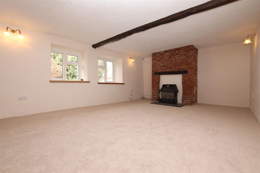 Property photo 2 of 20 Living Room_.Jpg