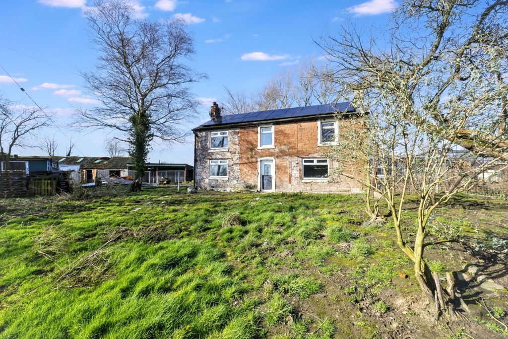 Property photo 2 of 25