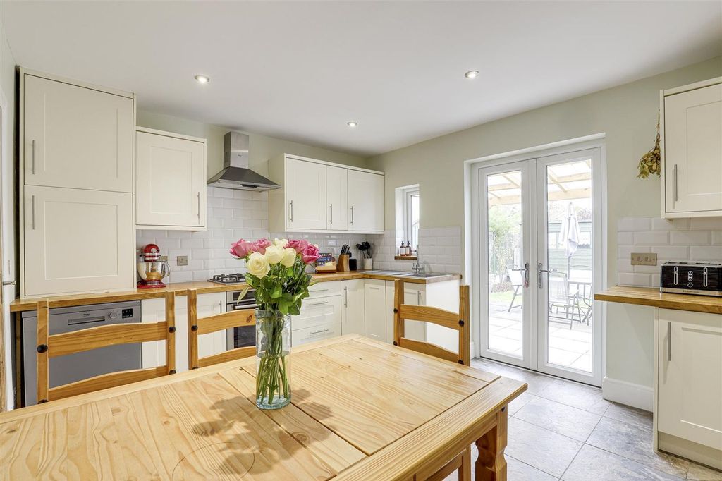 Property photo 3 of 19