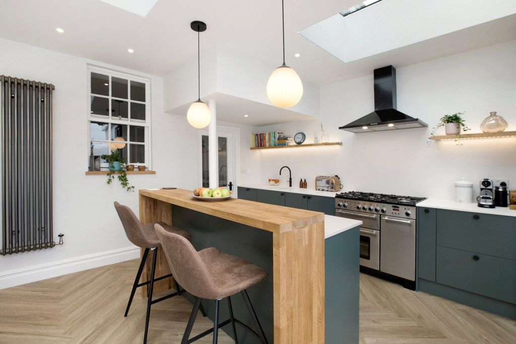 Property photo 2 of 19 Picture No. 23