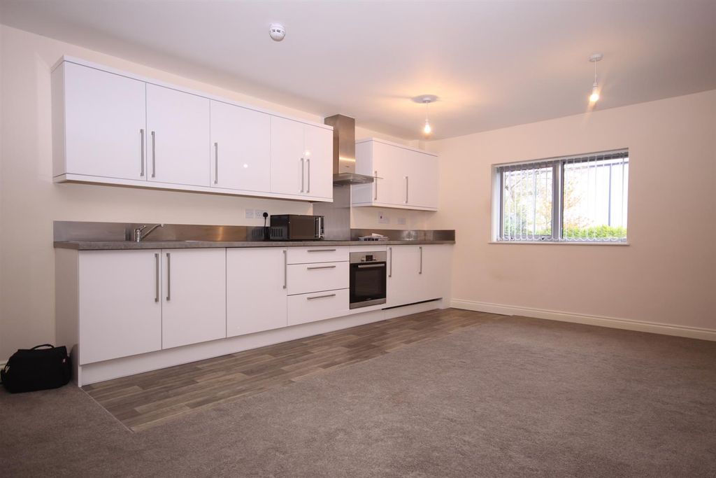 Property photo 2 of 6