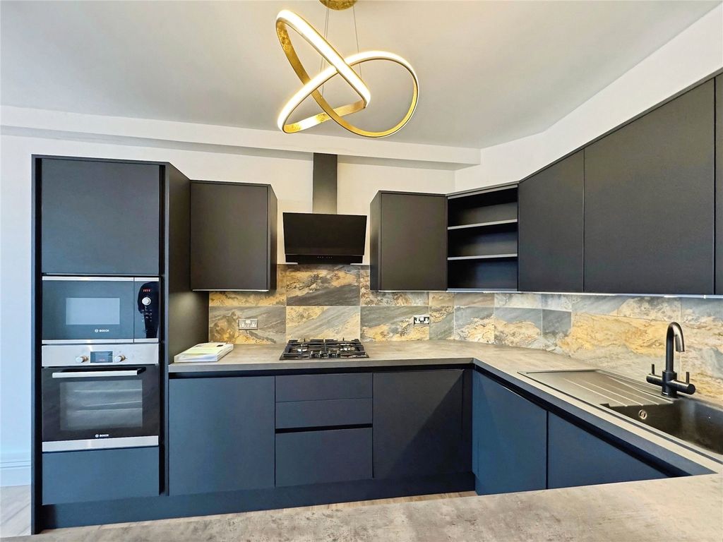 Property photo 1 of 16 Picture No. 23