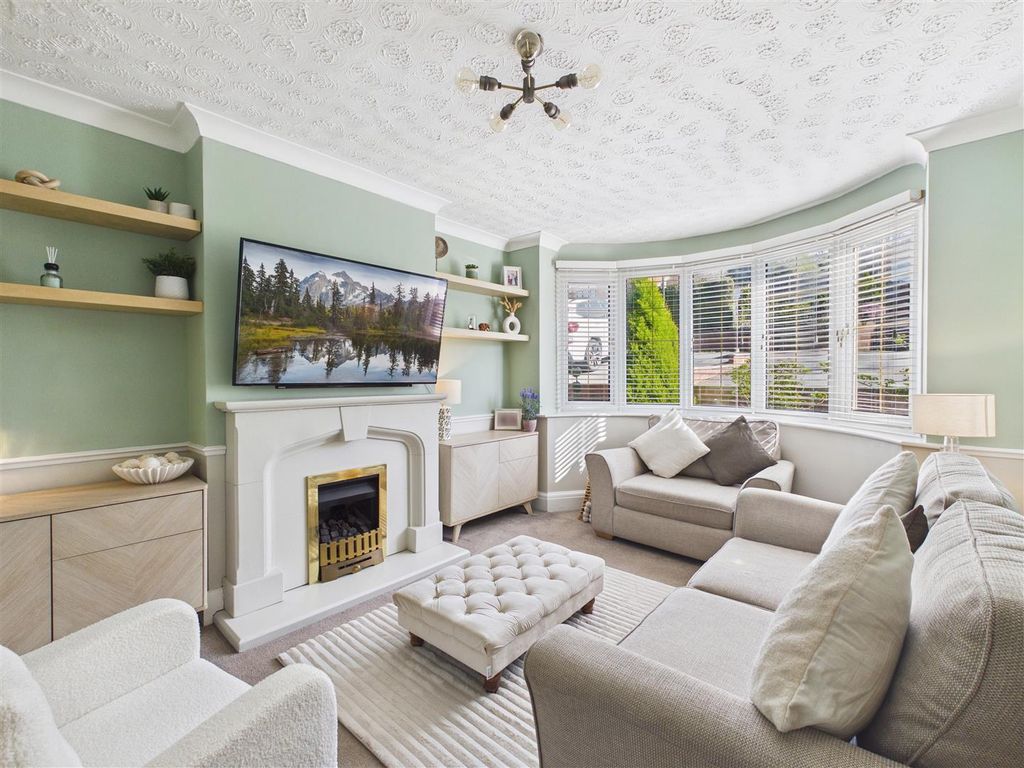 Property photo 2 of 34 Cam05476G0-Pr0164-Still001.Jpg