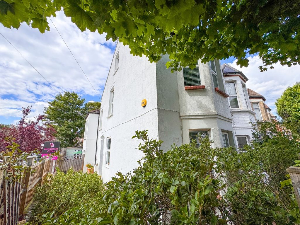 Property photo 1 of 25 320361