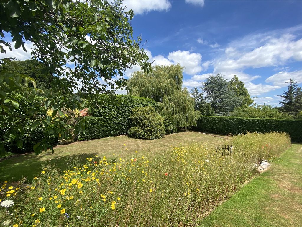 Property photo 3 of 15 Garden