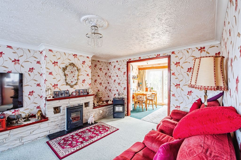 Property photo 3 of 15