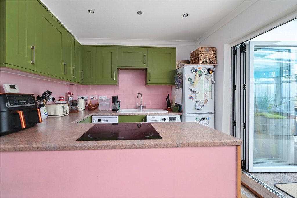 Property photo 3 of 14 Picture No. 10