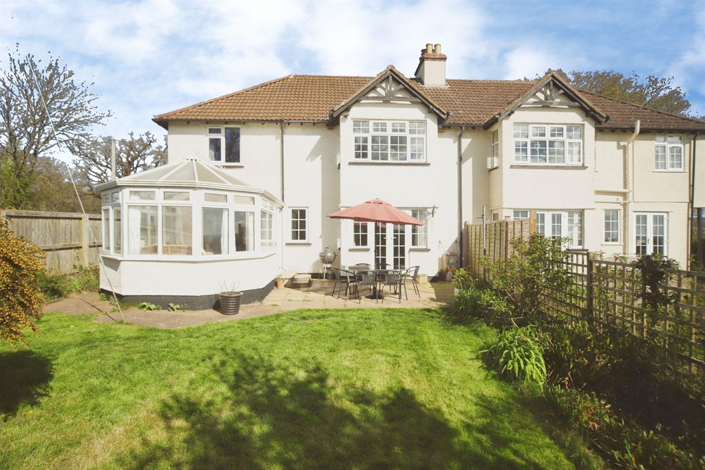 Property photo 3 of 16