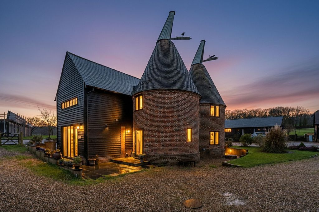 Property photo 1 of 26