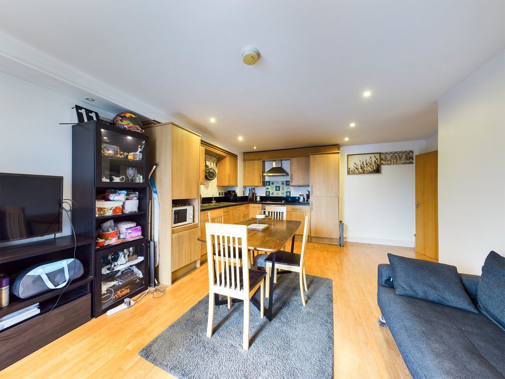 Property photo 3 of 8 Reception/Kitchen