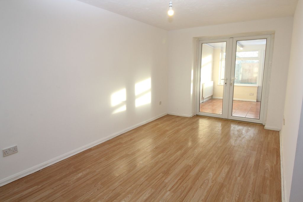 Property photo 2 of 9 Lounge