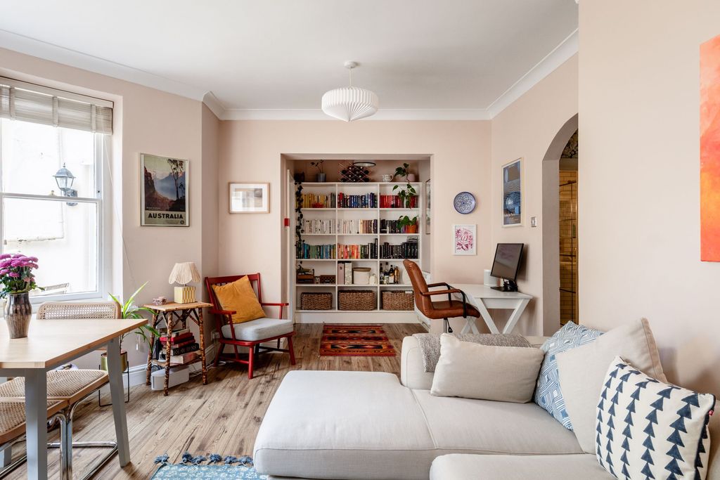 Property photo 3 of 16