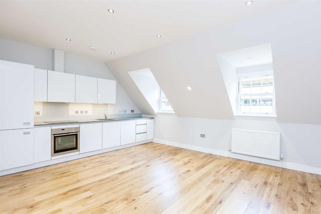 Property photo 2 of 7 Gallery