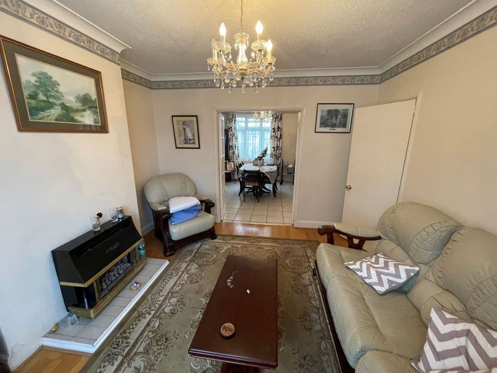Property photo 3 of 24
