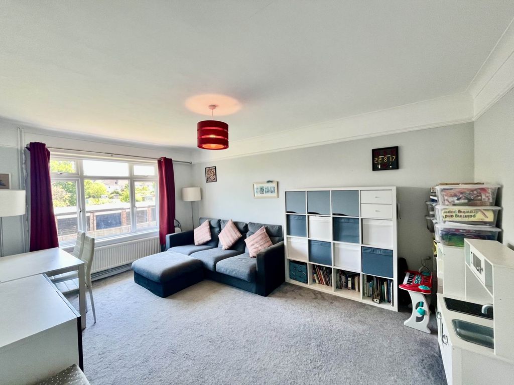 Property photo 3 of 13
