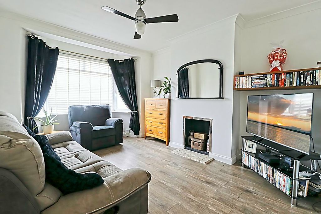 Property photo 3 of 14 Living Room