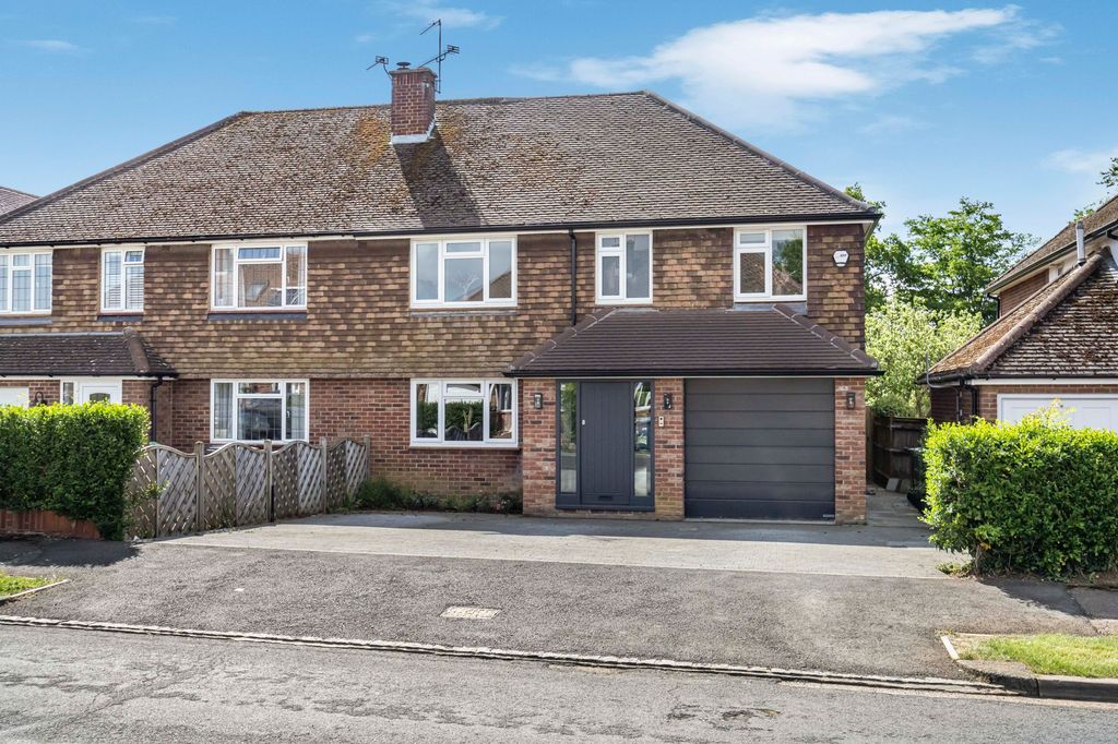 Property photo 1 of 32