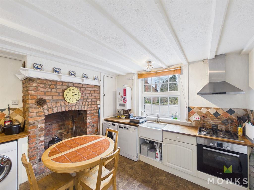 Property photo 3 of 12 Cam01348G0-Pr0796-Still007.Jpg