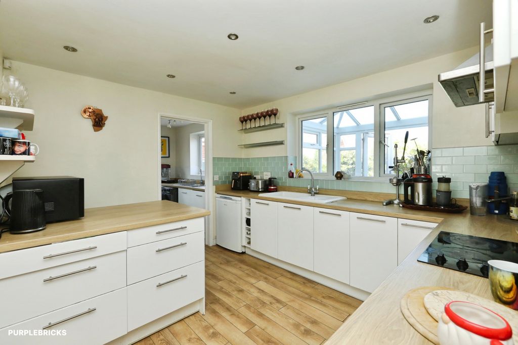 Property photo 1 of 33