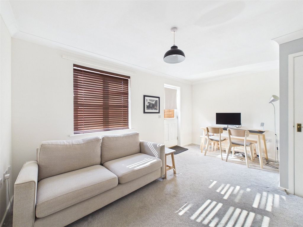 Property photo 2 of 14 Picture No. 05