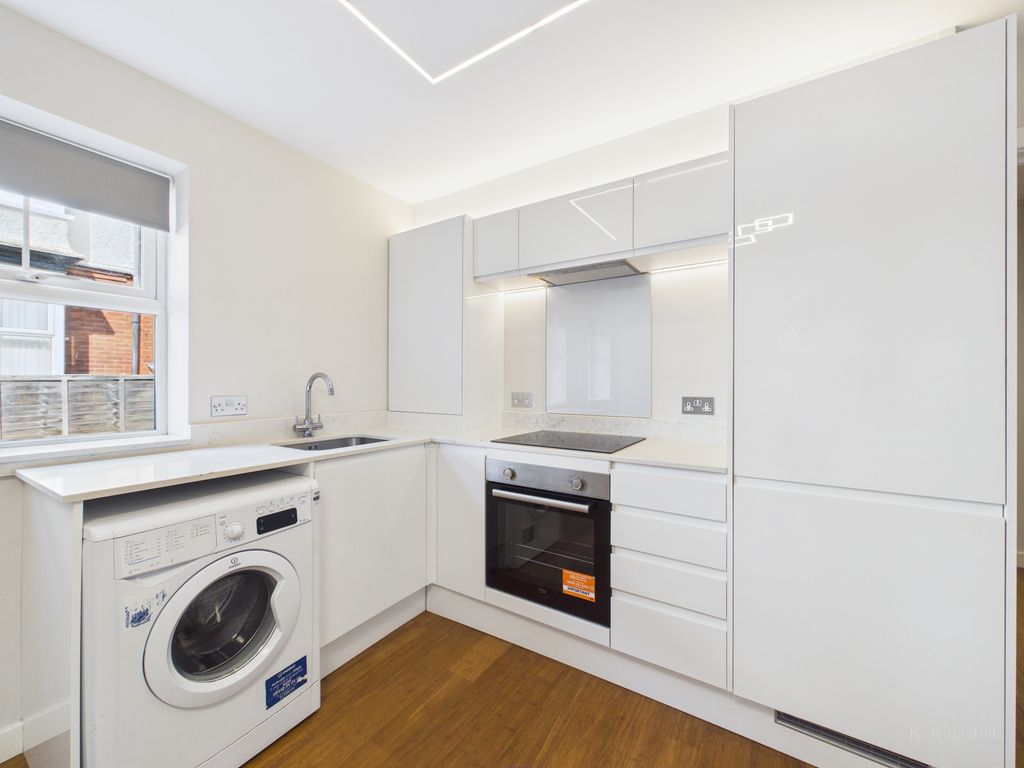 Property photo 2 of 9 Cam01920G0-Pr0068-Still001